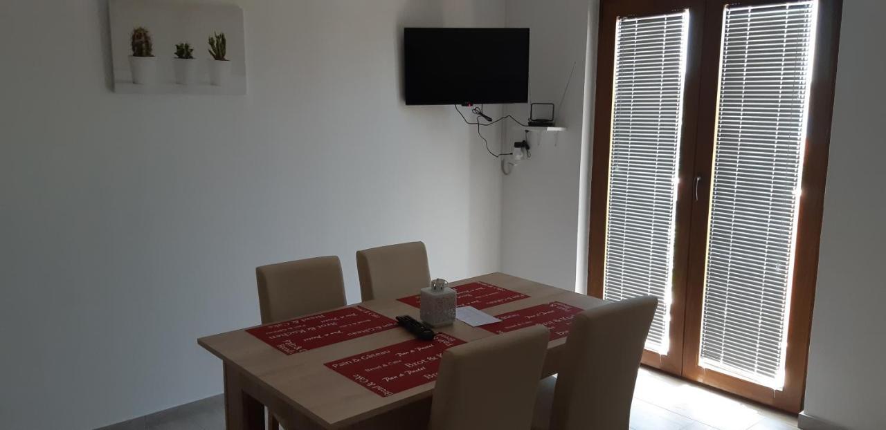 Apartment Ante And Dijana Starigrad Paklenica Exteriér fotografie