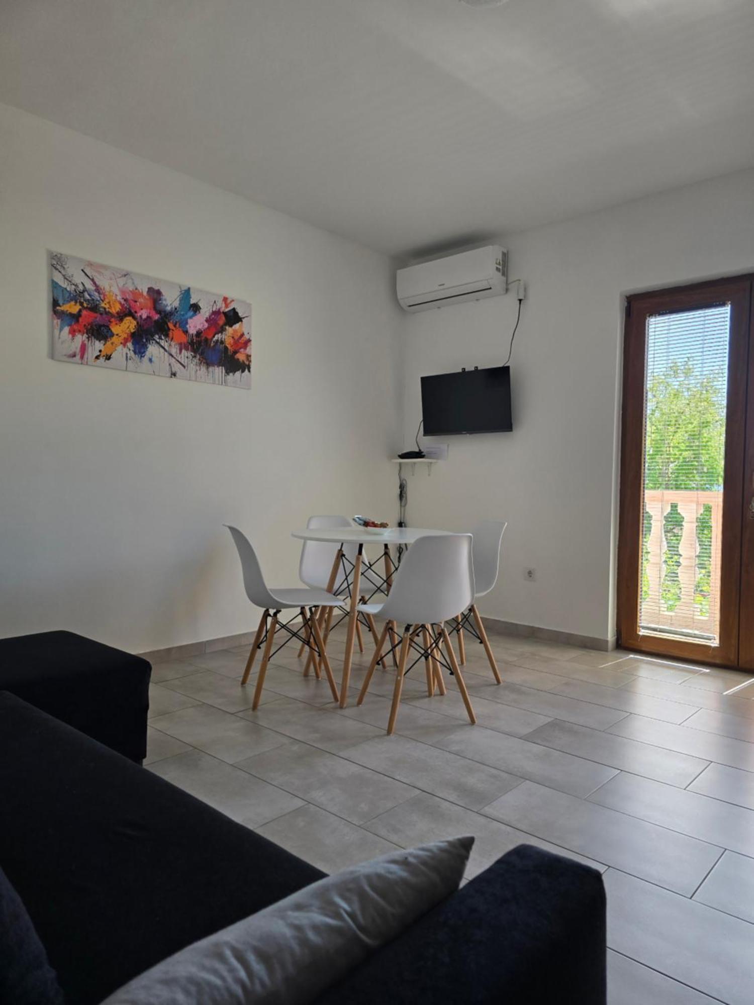 Apartment Ante And Dijana Starigrad Paklenica Exteriér fotografie